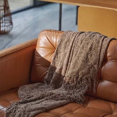 pled brązowy z frędzlami