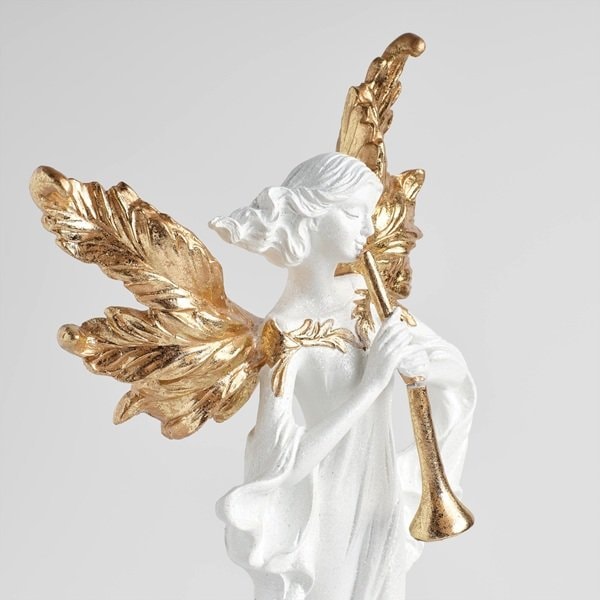 figurka anioła ze złotymi skrzydłami