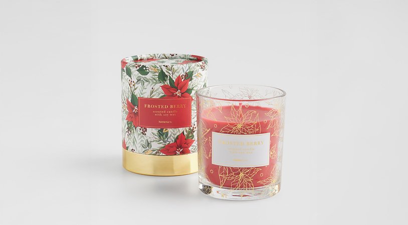 świeca zapachowa czerwona w dekoracyjnym opakowaniu 