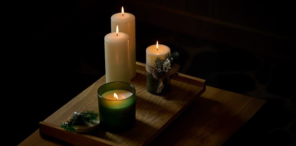 eleganckie świece dekoracyjne świąteczne 