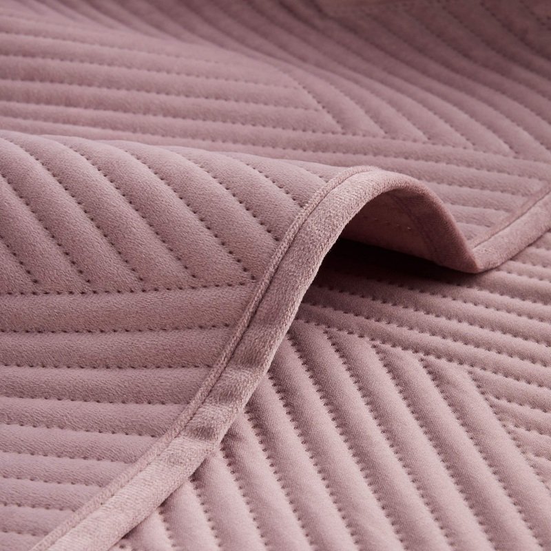 welurowa narzuta na kanapę lub łóżko - różowa